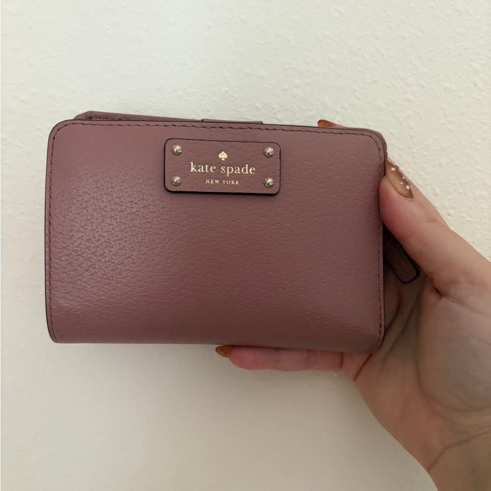 LIKE NEW- Kate Spade Mauve Leather Wallet